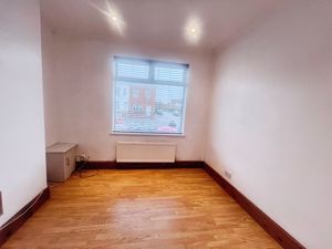 Lounge- click for photo gallery